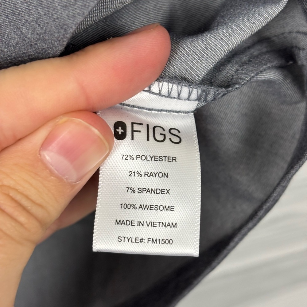 Figs Leon Three-Pocket Scrub Top Gray Shirt Nursing/Medical Size Medium - Picture 4 of 6